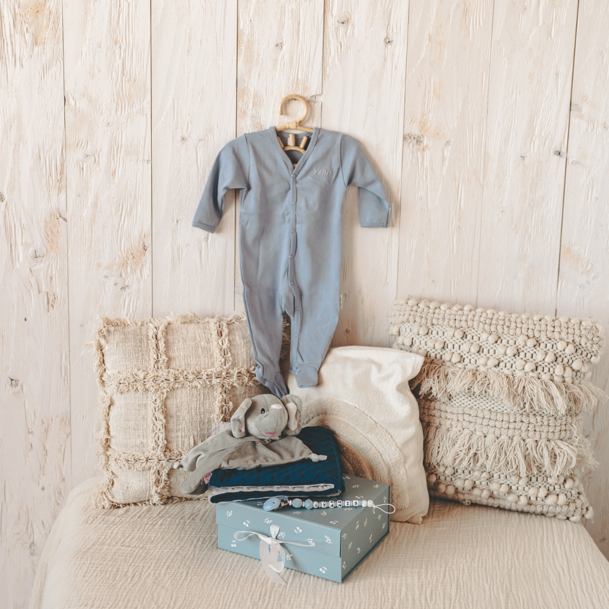 Baby-Body, Langarm-Overall, Blau, Kissen, Plüschelefant