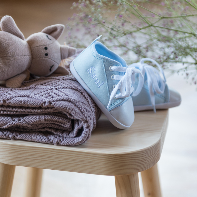 baby shoes, blaue Sneaker, Schnürschuhe, weiche Sohle, Kinderfußbekleidung