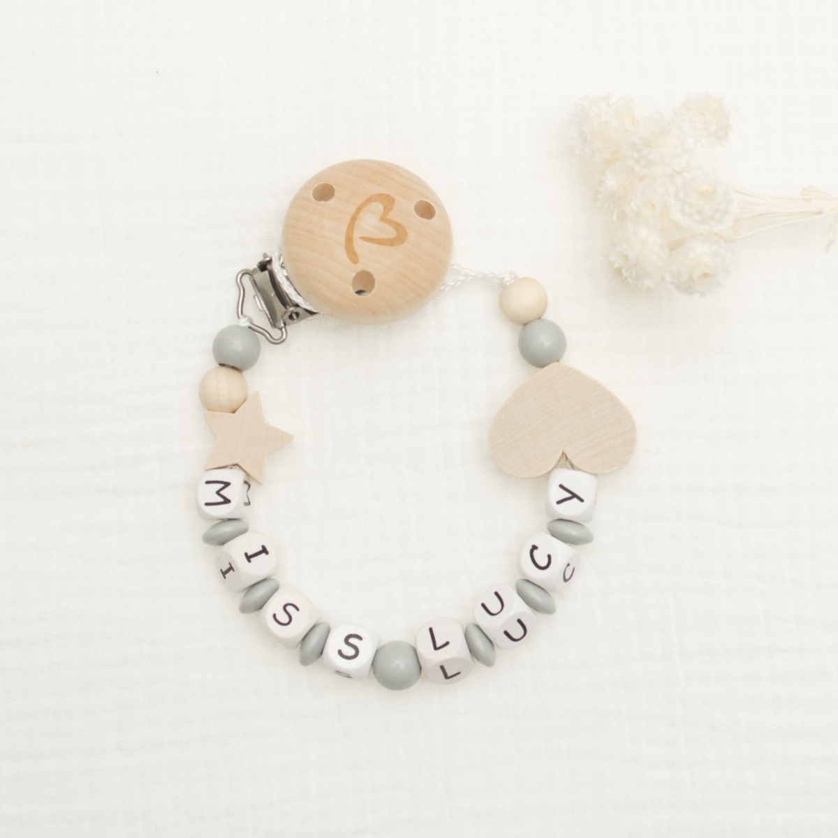 Baby-Rassel, Holzperlen, Kettchenperlen, Herz-Anhänger, Buchstabenperlen