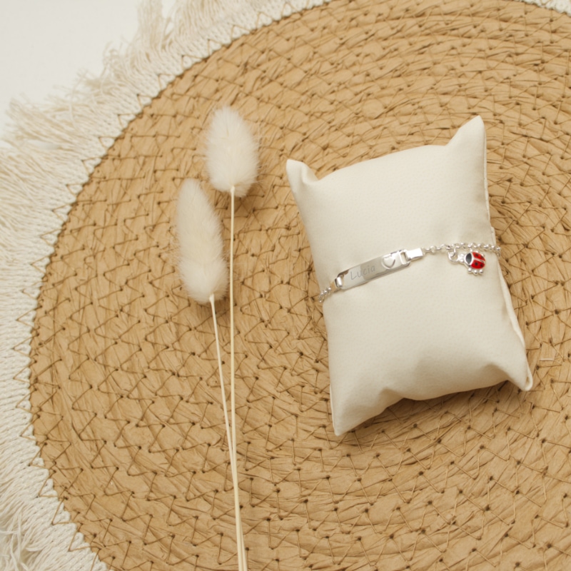 armband, silbern, herzanhänger, roter stein, schmuck