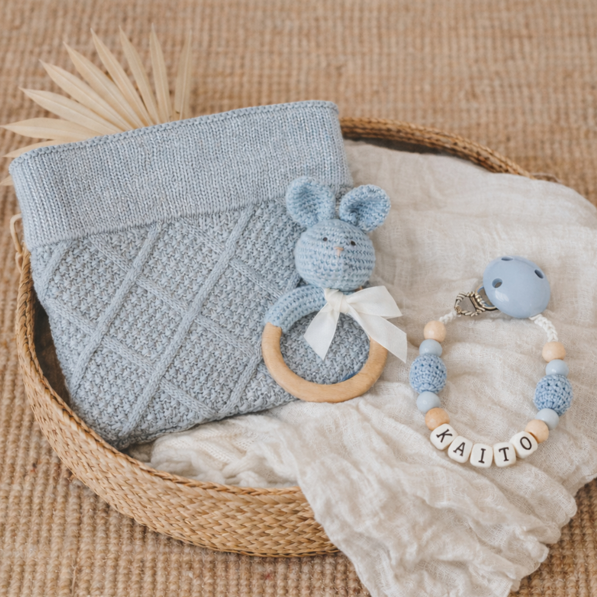 baby, gehäkelt, blau, beißring, rassel