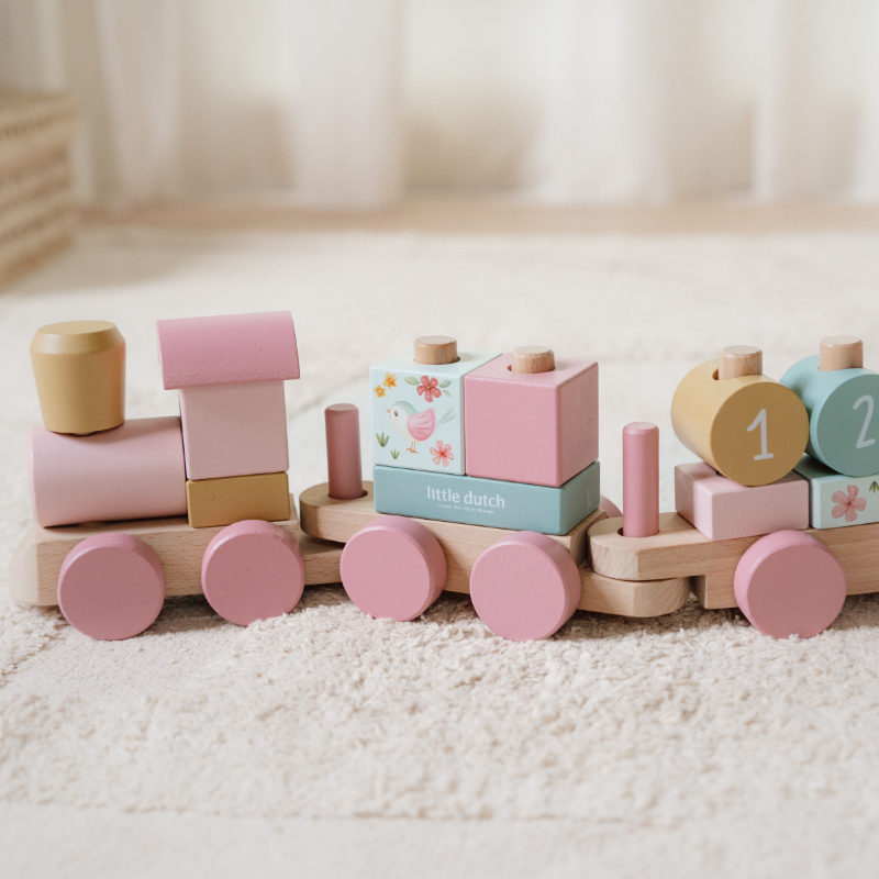Holzspielzeug, Spielzeugzug, Puppenwagen, Holzbausteine, Pastellfarben