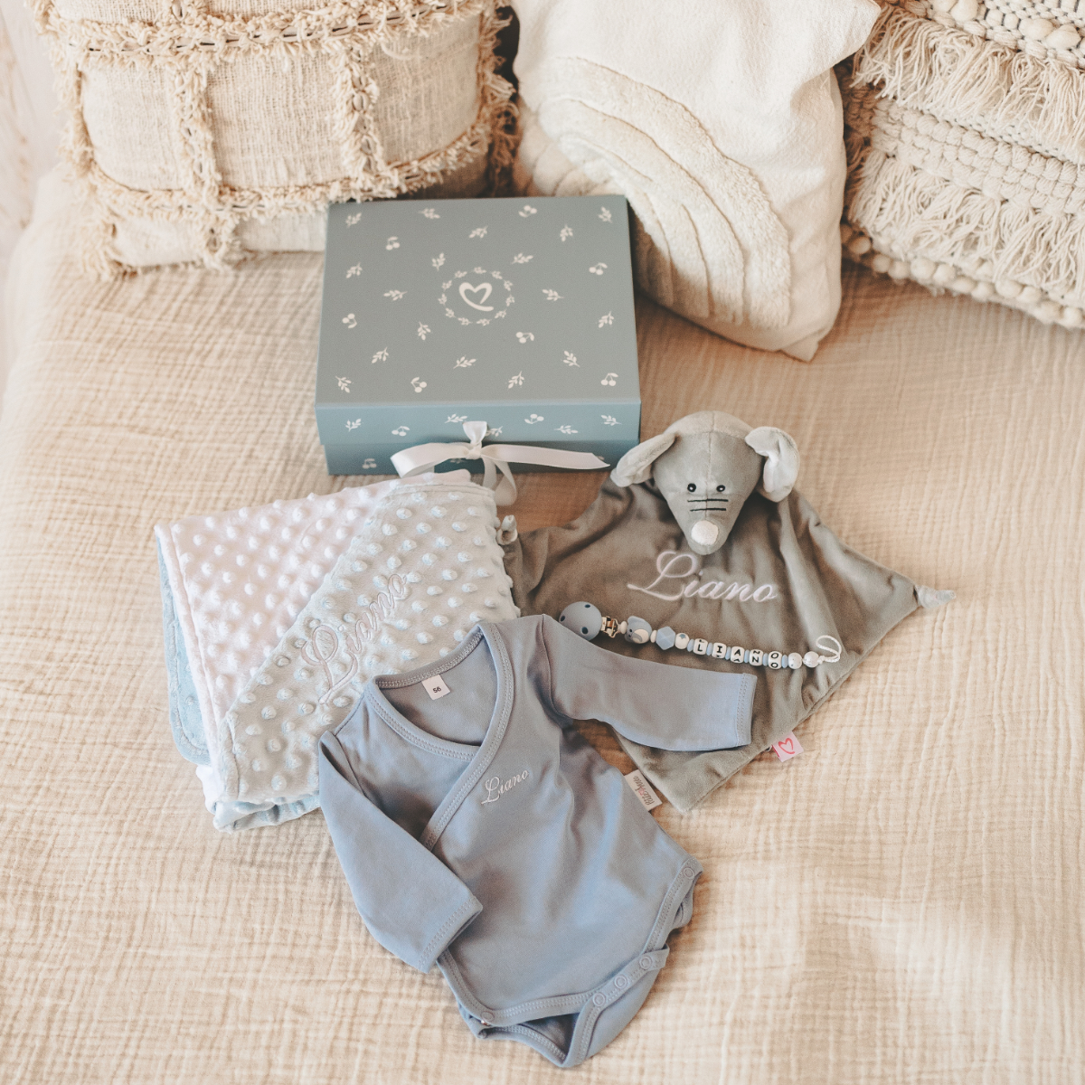 Baby Kleidung, Blaues Onesie, weiche Decke, Geschenkbox, Mäuschen-Plüsch