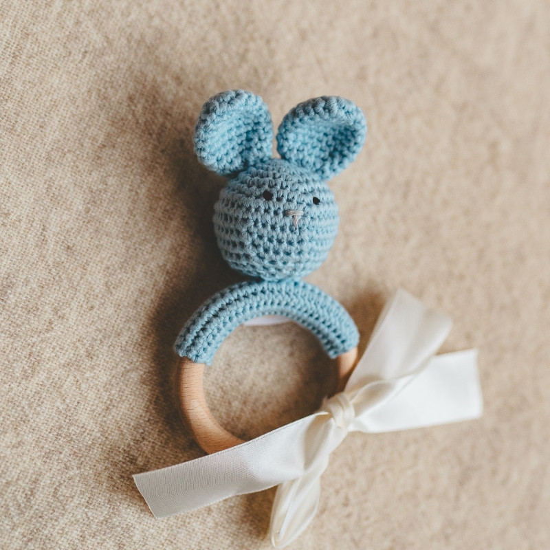 Hase Spielzeug, Greifling, Babyringe, Knit Pulli, Blau