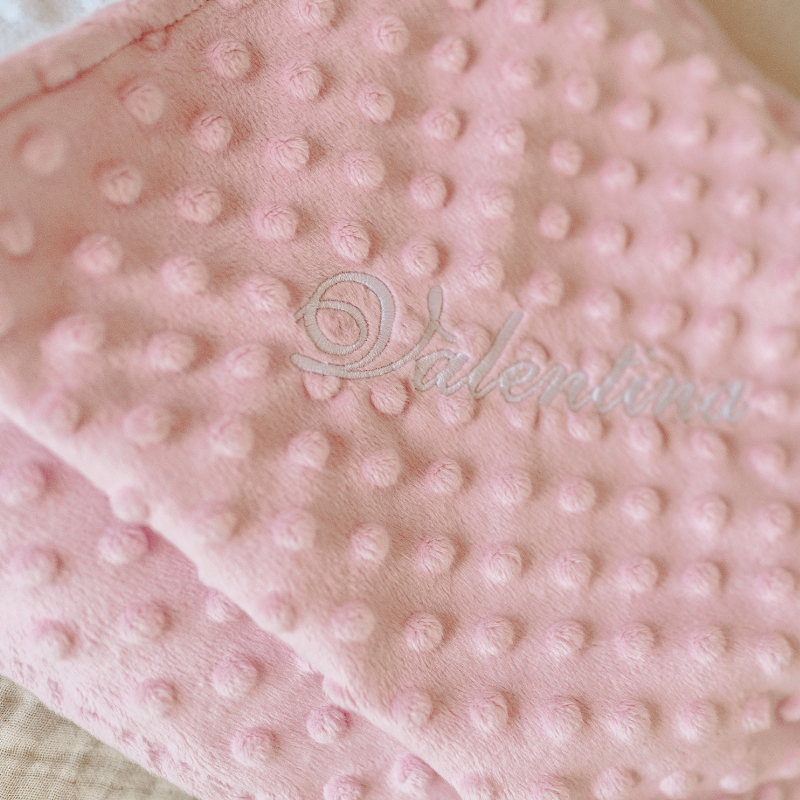 pinkesDecke, Minky-Stoff, punktierteTextur, Stickerei, weichesPlush