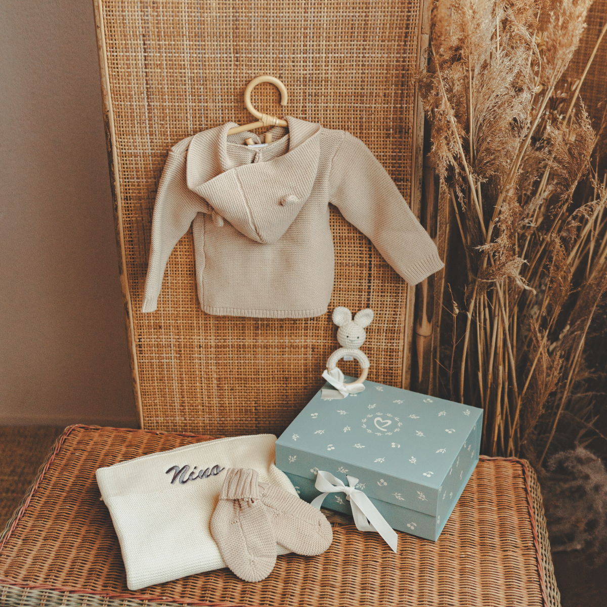 Baby hoodie, Strickpullover, Neutrales Beige, Babysitting-Set, Geschenkbox