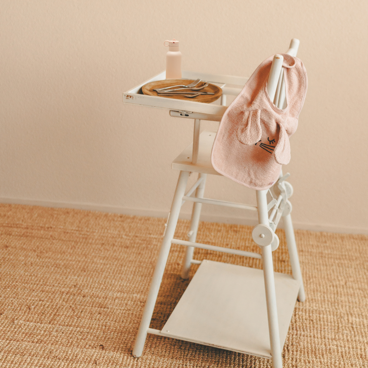 Kinderhochstuhl, Holzstuhl, Hochstuhl, Baby-Accessoires, Pflegeartikel