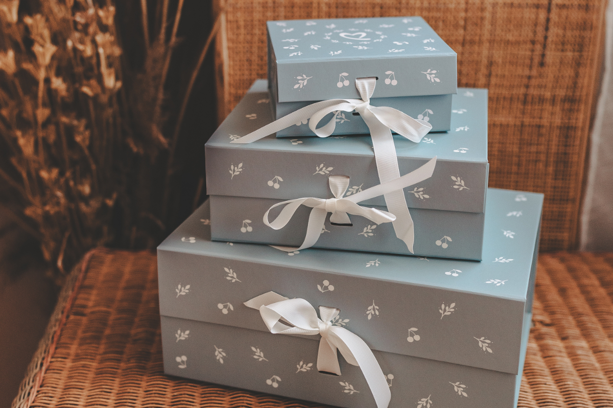 Geschenkboxen, Geschenkverpackung, Blaue Boxen, Schleifen, Zusatzverpackung