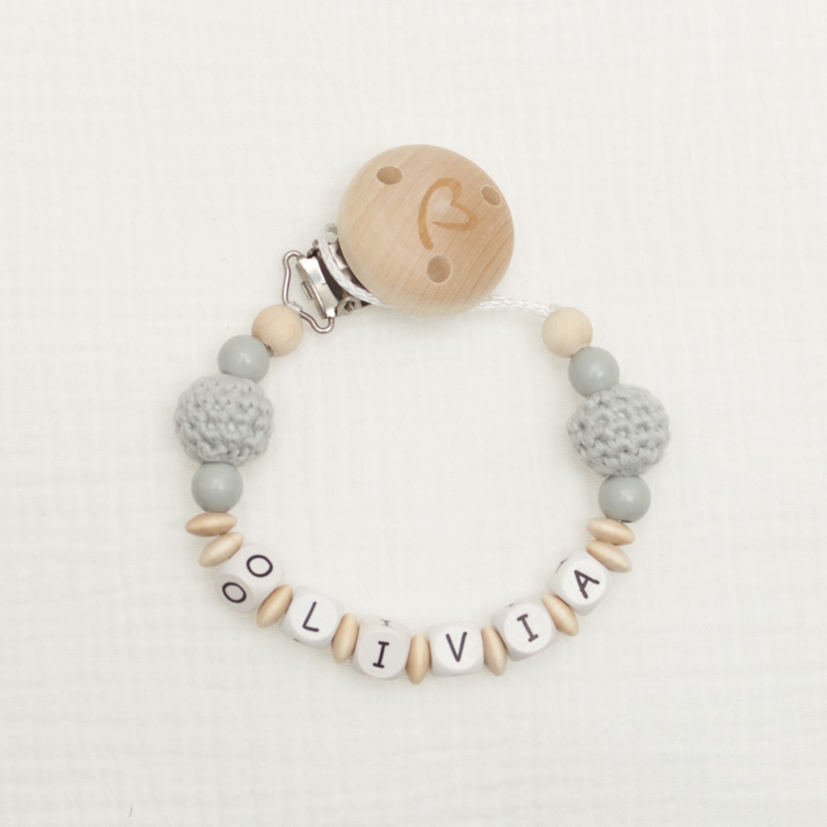 baby bracelet, holzclip, perlen, grau, buchstaben