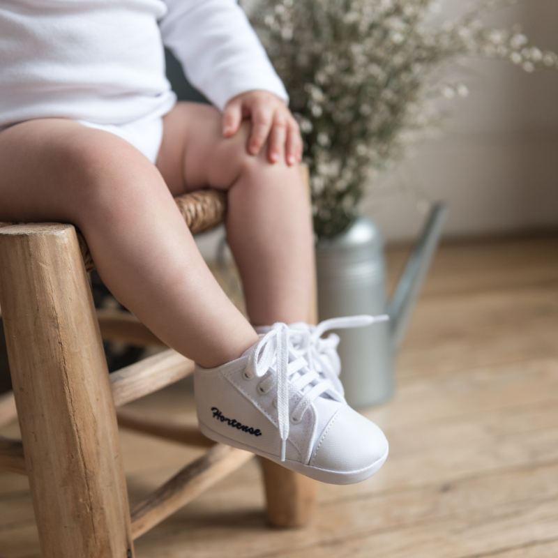 Baby-Schuhe, Weiße Sneaker, Weiche Sohle, Niedrig geschnitten, Schnürsenkel