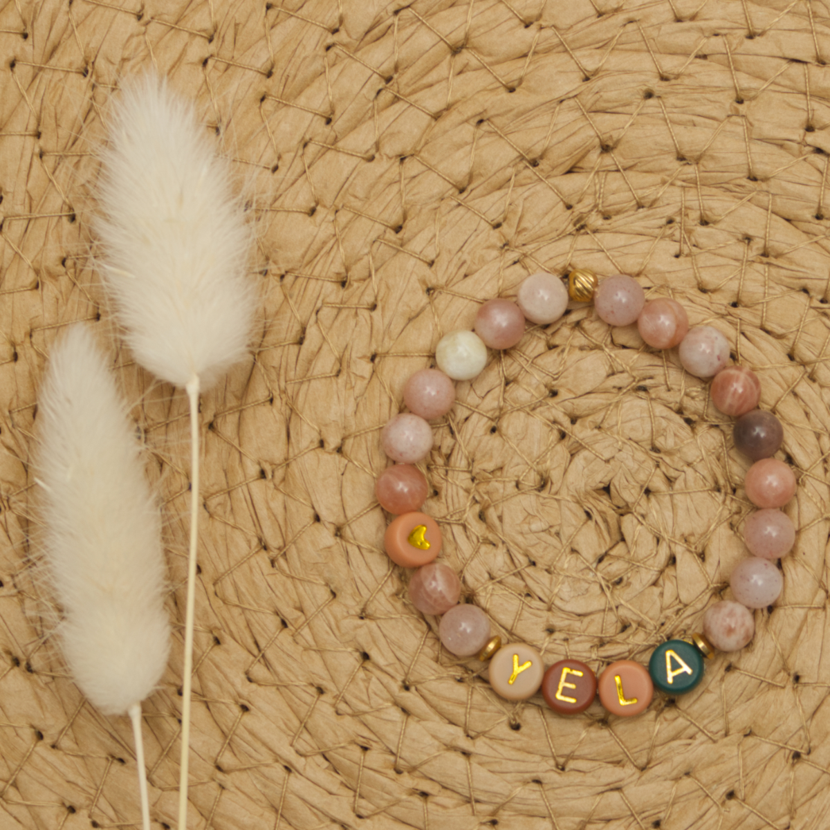 kuschelband, perlenarmband, creme, pastell, schmuck