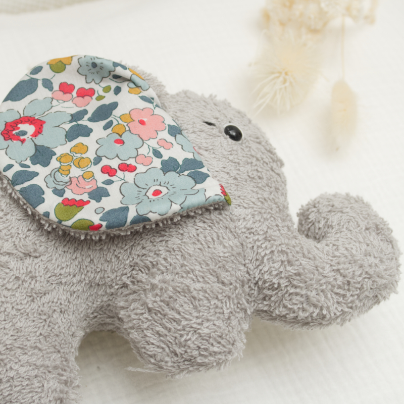 Plushie, Elefant, Blumenmuster, Graue Farbe, Kuscheltier