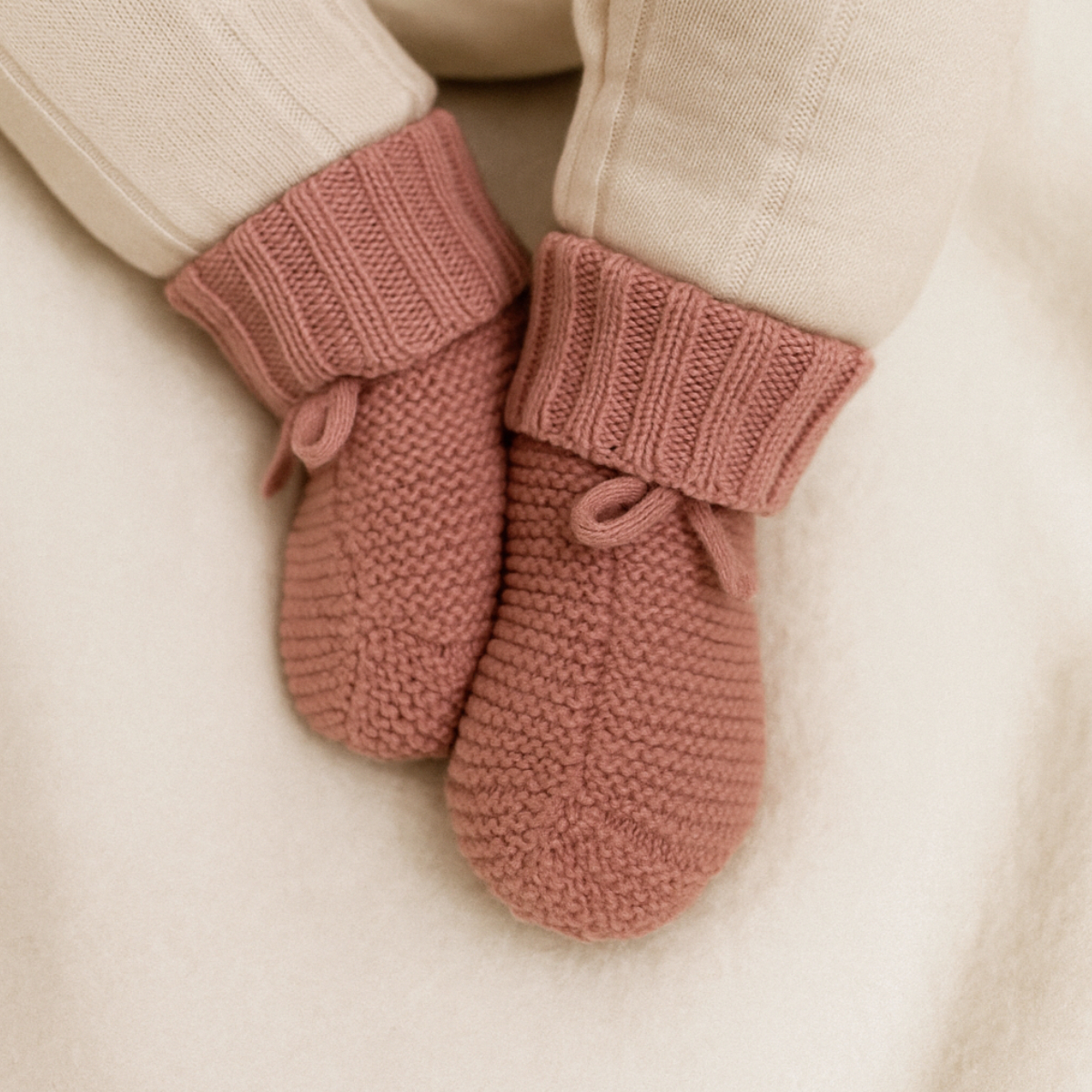 Baby Handschuhe, Gestrickte Fäustlinge, Pink, Gummibund?, Knotendetail