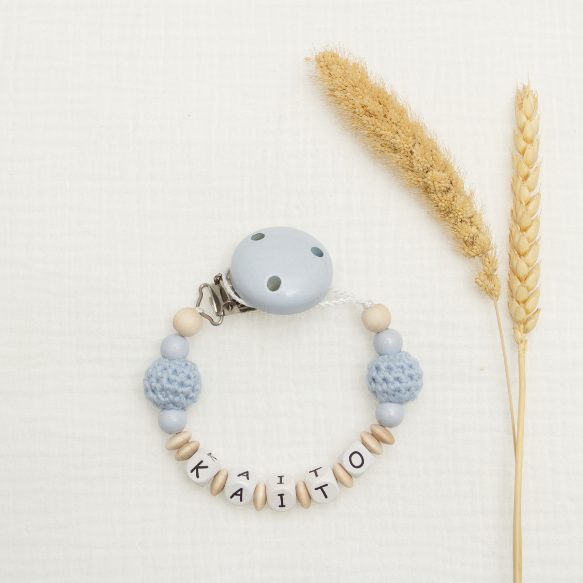 Baby Rattle, Holzperlen, gehäkelter Ball, Schnullerkette, Buchstabenperlen