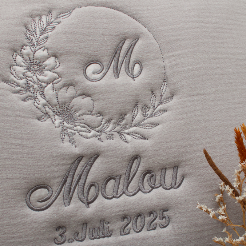 Emblem, Monogramm, Wappen, Stickerei, Datum 2025