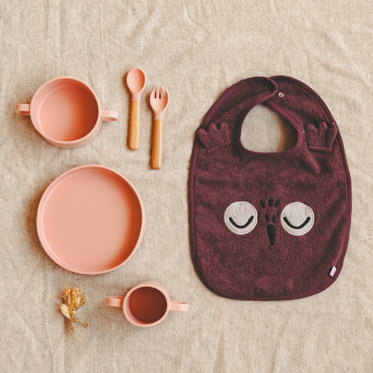 Babyspeisetafel, Kinderbesteck, Schüssel, Becher, Bib