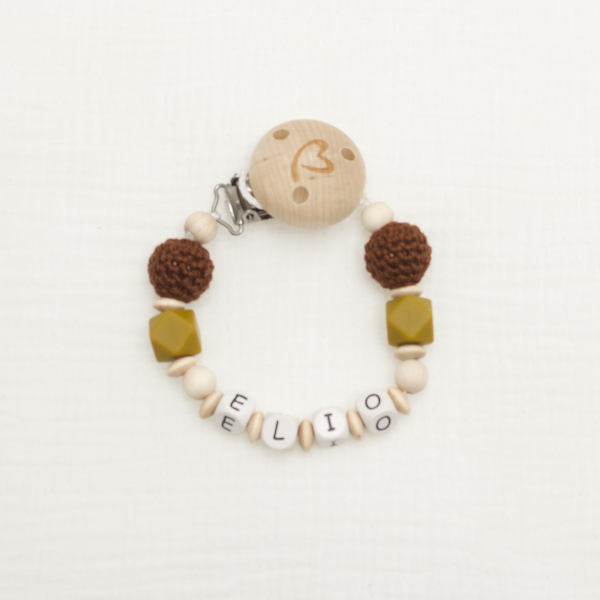 Baby-Armband, Holzperlen, Herz-Anhänger, gehäkelte Kugeln, Buchstabenperlen