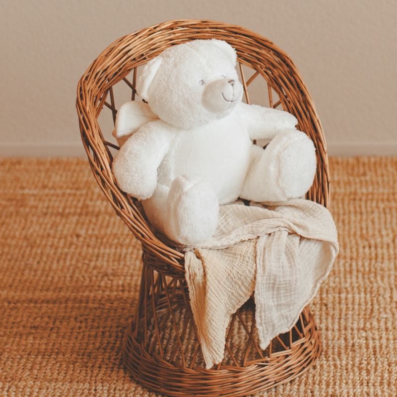 teddy bear, klein, weiss, spielzeug, korbstuhl