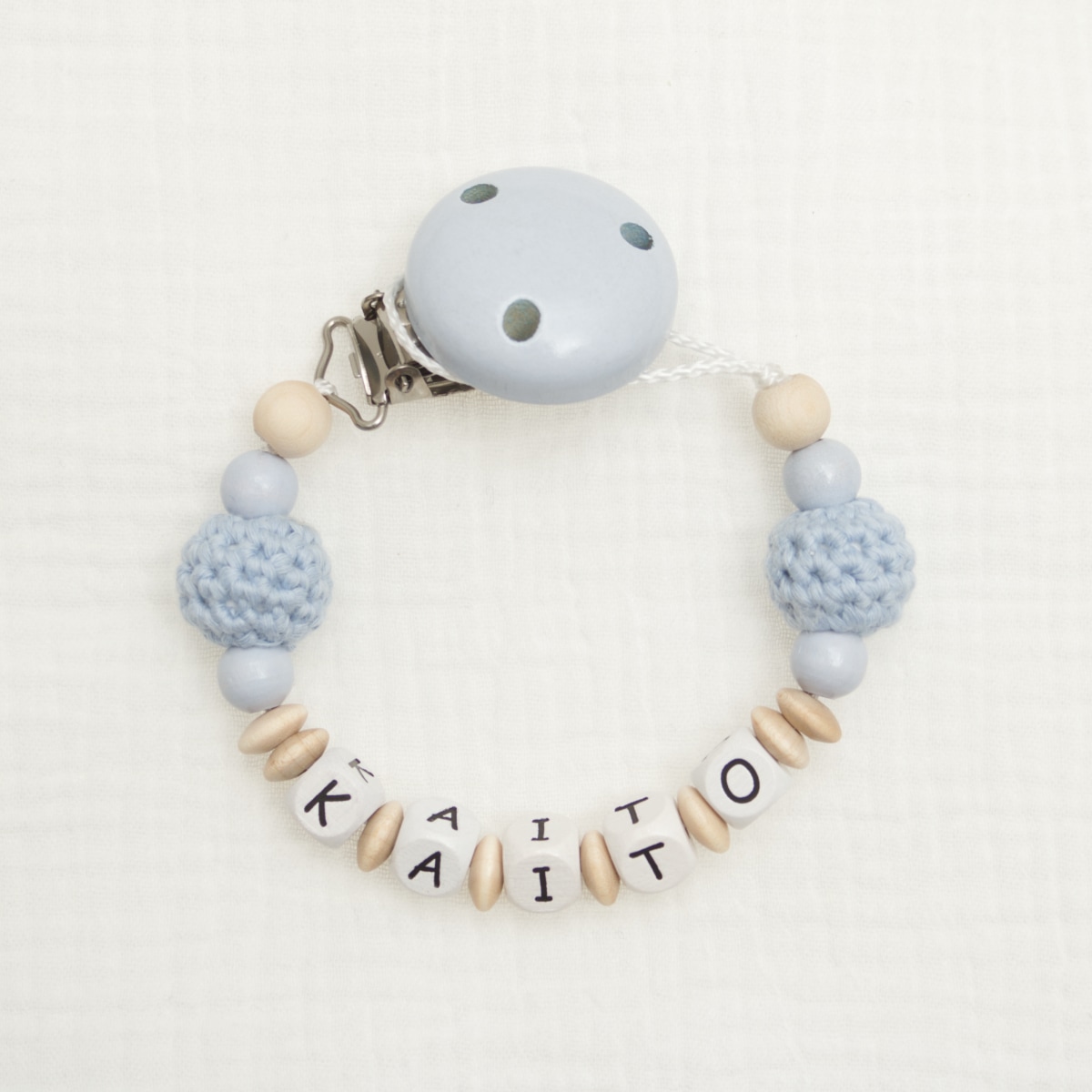 babyarmband, perlenarmband, gehäkelte kugeln, schnullerclip, blau-grau