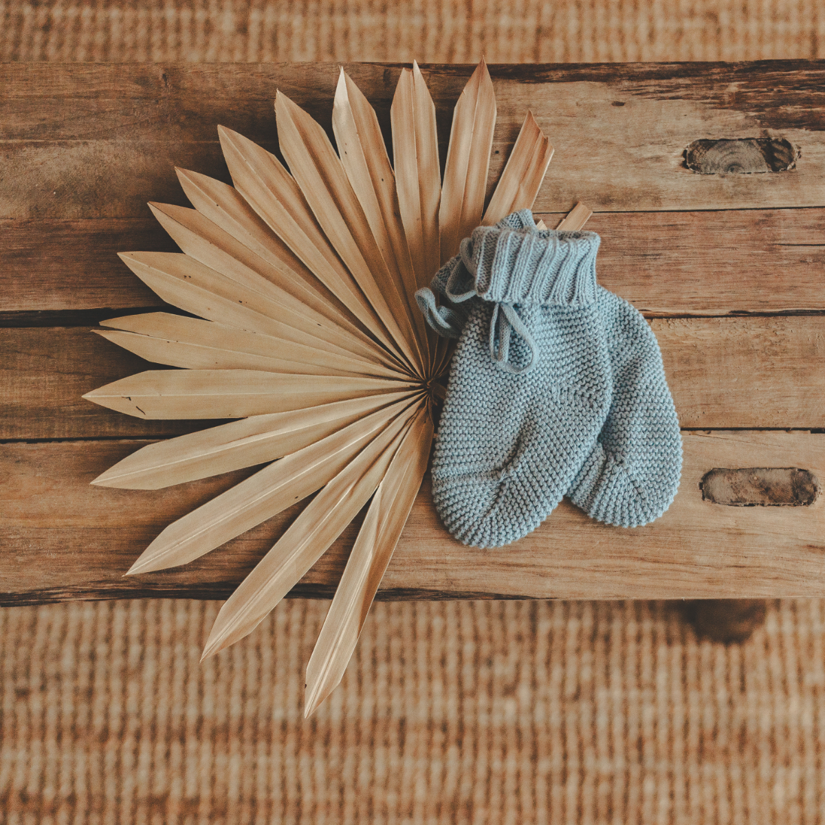 Strickhandschuhe, Babyhandschuhe, Wollhandschuhe, Knäuelstruktur, Dekorative Palme