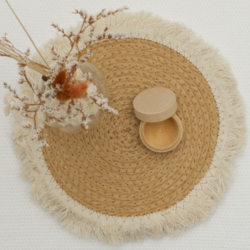 Pouch, Schmuckschachtel, Holz, runde Platzmatte, getrocknete Blumen