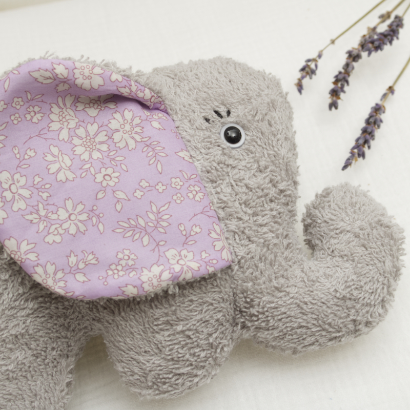 Plüschfigur, Elefant, Lila Decke, Stofftier, kuscheltier