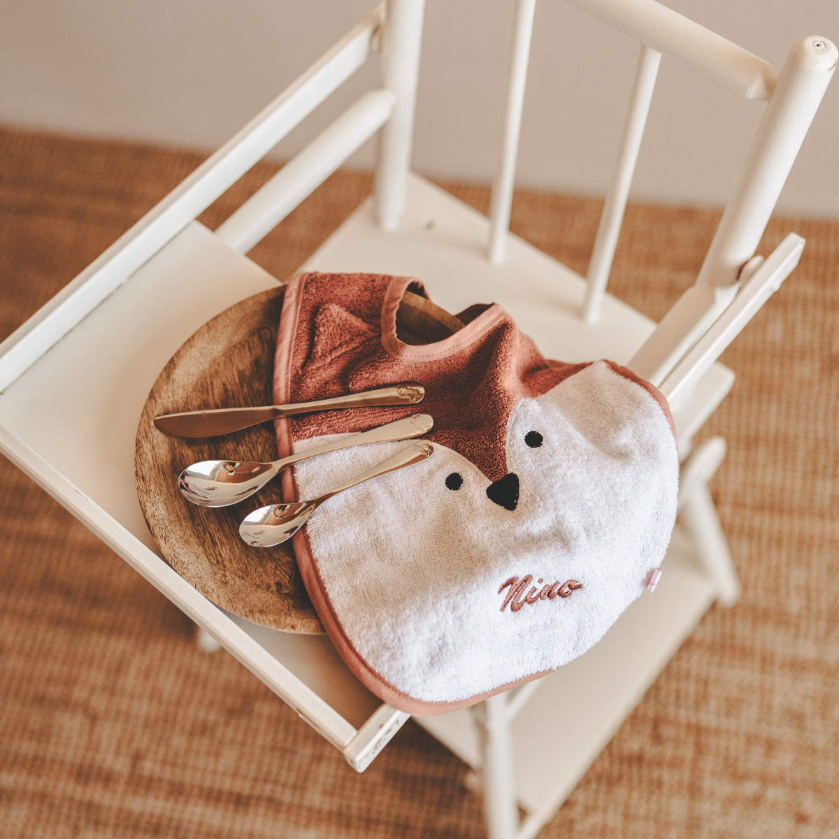 Baby-Lätzchen, Kinderlöffel-Set, Holzstuhl, Bären/Lätzchen, Rosa-weißes Lätzchen