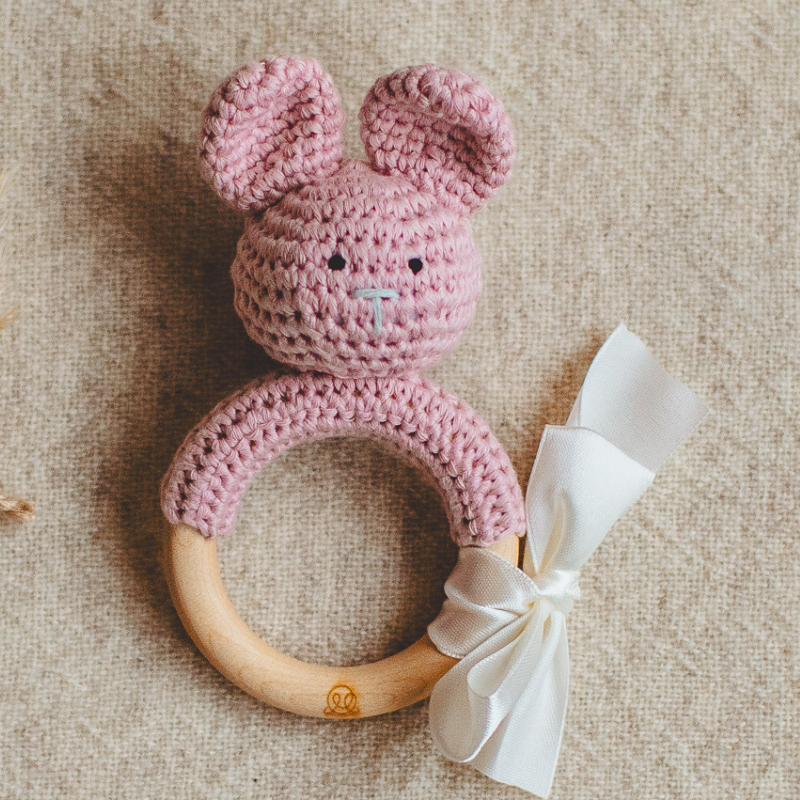 häkel, kuscheltier, rassel, ringrassel, pink