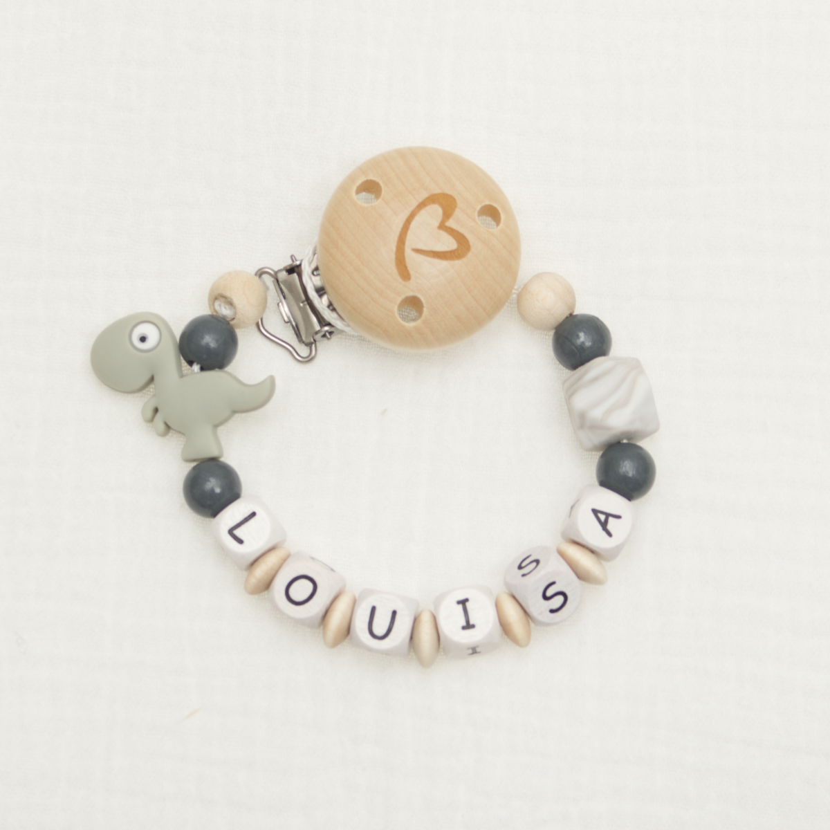 babyarmband, wood beads, Buchstabenperlen, graue Perlen, Dinosaurien-Anhänger