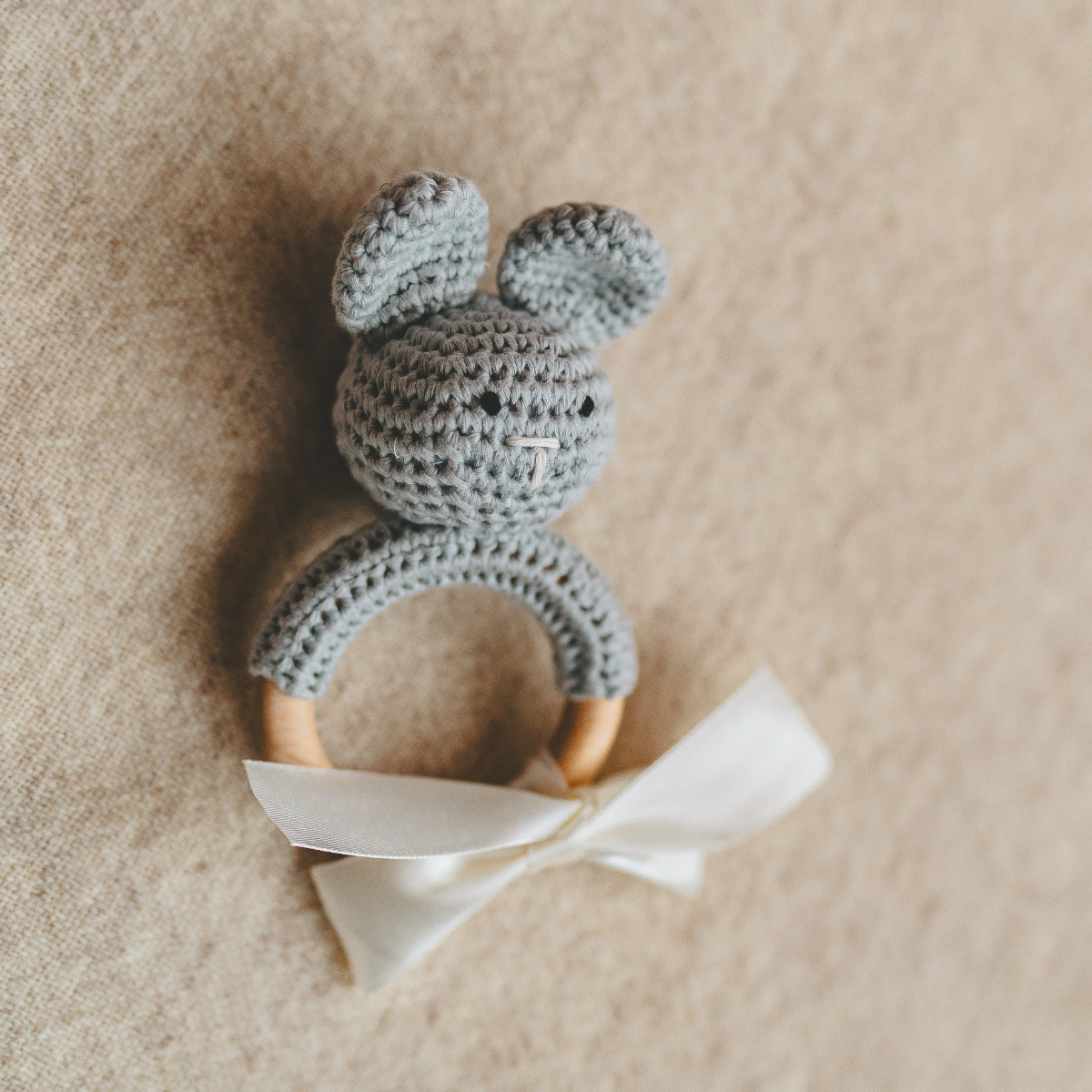 Strickspielzeug, Hase, Graues Tier, Kleines Kuscheltier, Knit-Toy