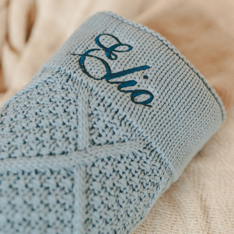 bobble, knit, sweater, hellblau, stickerei