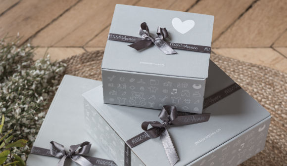 box, Geschenkbox, Silberfarbig, Band, Herz-Design