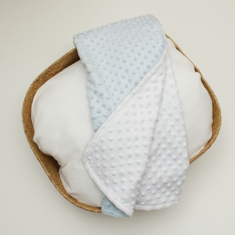 babydecke, minky, korb, weißeDecke, weicheTextur