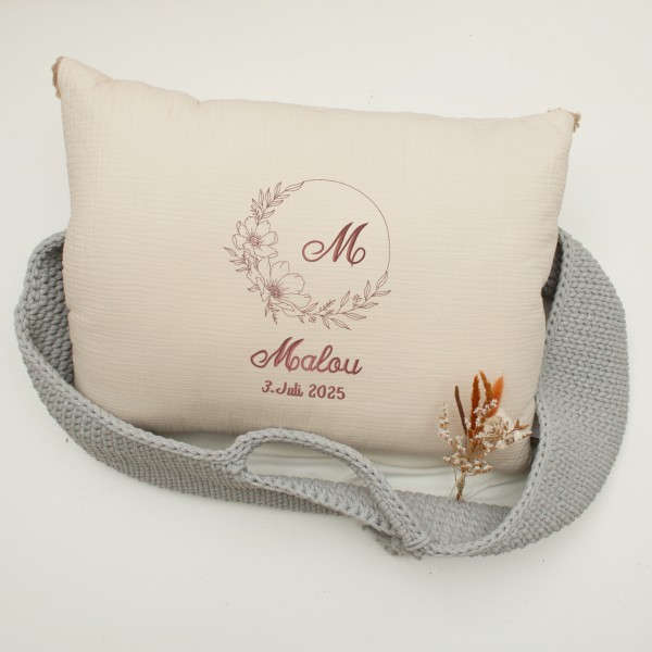 Coussin de naissance avec rinceau de fleurs, beige