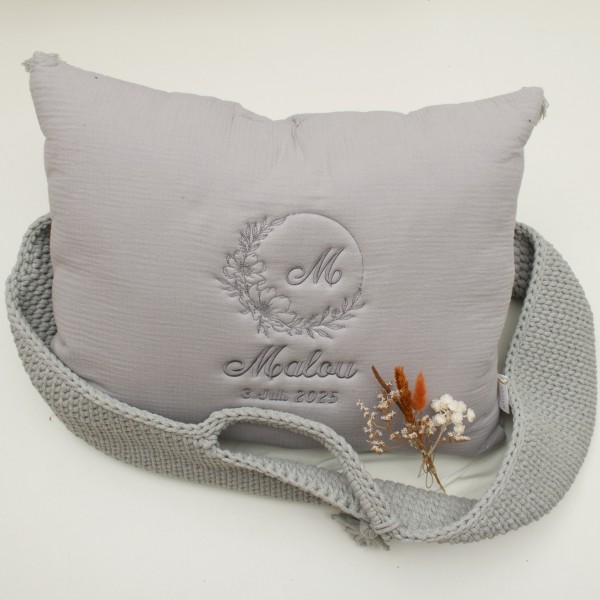 Coussin de naissance avec liane de fleurs, gris