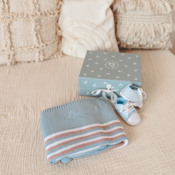 Knitted blanket and shoes, Blue