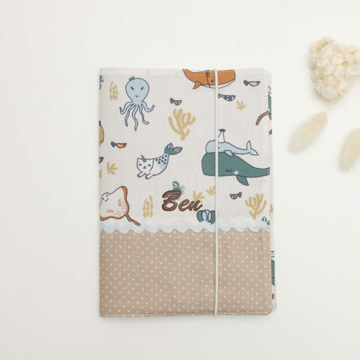 BÉABA Gesundheitsheft Hülle - Wasserdichte Hülle Für Kinder-Untersuchungsheft In Salbeigrün