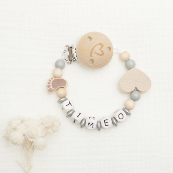 Dummy chain made of wood with with foot and heart, grey