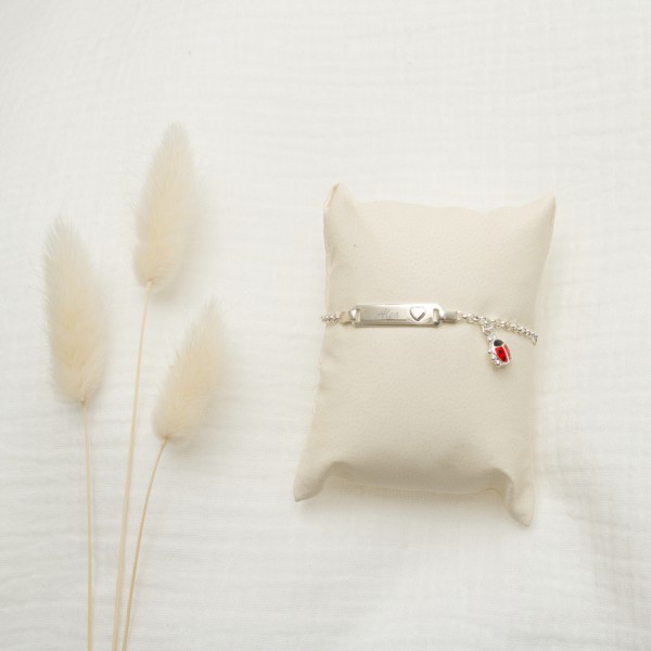 Bracelet avec coccinelle